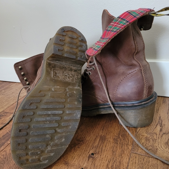 SOLD   Dr Martens Brown Leather Plaid Combat Boots - Picture 2 of 6